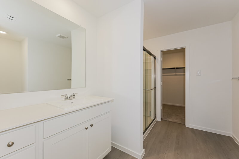 2,160/Mo, 10704 Gun Barrel St Fort Worth, TX 76108 Main Bathroom View