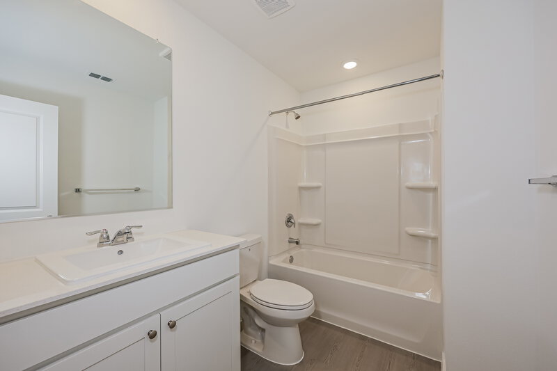 2,160/Mo, 10704 Gun Barrel St Fort Worth, TX 76108 Bathroom View
