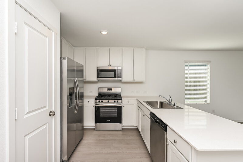 1,970/Mo, 2209 La Vista Ln Fort Worth, TX 76108 Kitchen View 2