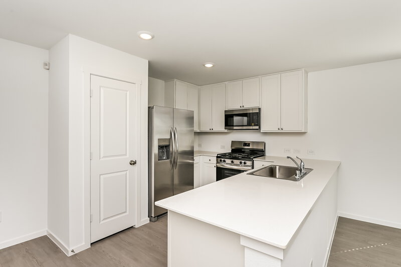 1,970/Mo, 2209 La Vista Ln Fort Worth, TX 76108 Kitchen View 3