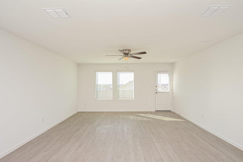1,945/Mo, 10713 Revolver Dr Fort Worth, TX 76108 Living Room View