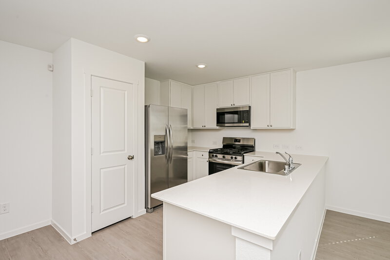 1,945/Mo, 10713 Revolver Dr Fort Worth, TX 76108 Kitchen View 4