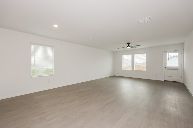 1,950/Mo, 10717 Revolver Dr Fort Worth, TX 76108 Living Room View 2