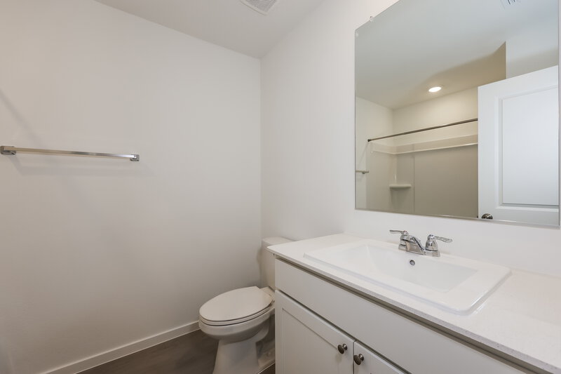 1,950/Mo, 10717 Revolver Dr Fort Worth, TX 76108 Main Bathroom View