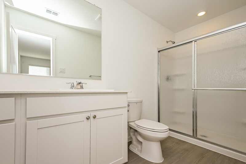 2,355/Mo, 2213 La Vista Ln Fort Worth, TX 76108 Main Bathroom View