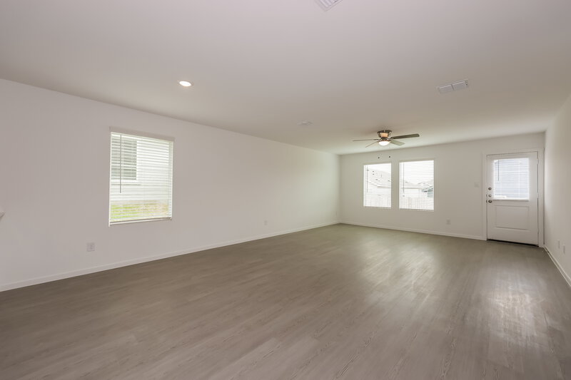 1,915/Mo, 10729 Revolver Dr Fort Worth, TX 76108 Living Room View