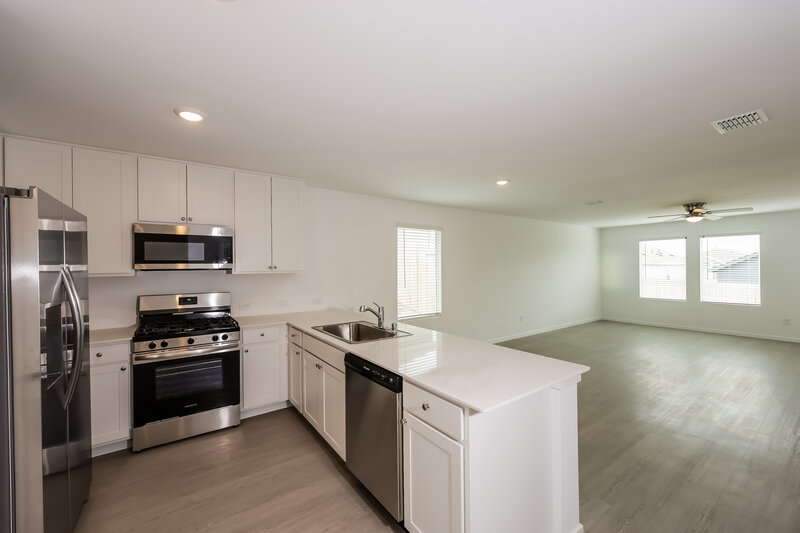 1,915/Mo, 10729 Revolver Dr Fort Worth, TX 76108 Kitchen View 3