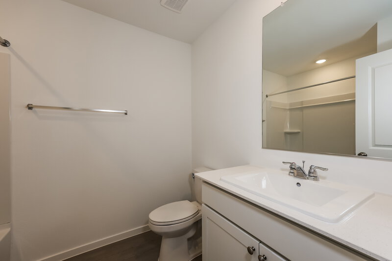 1,915/Mo, 10729 Revolver Dr Fort Worth, TX 76108 Bathroom View