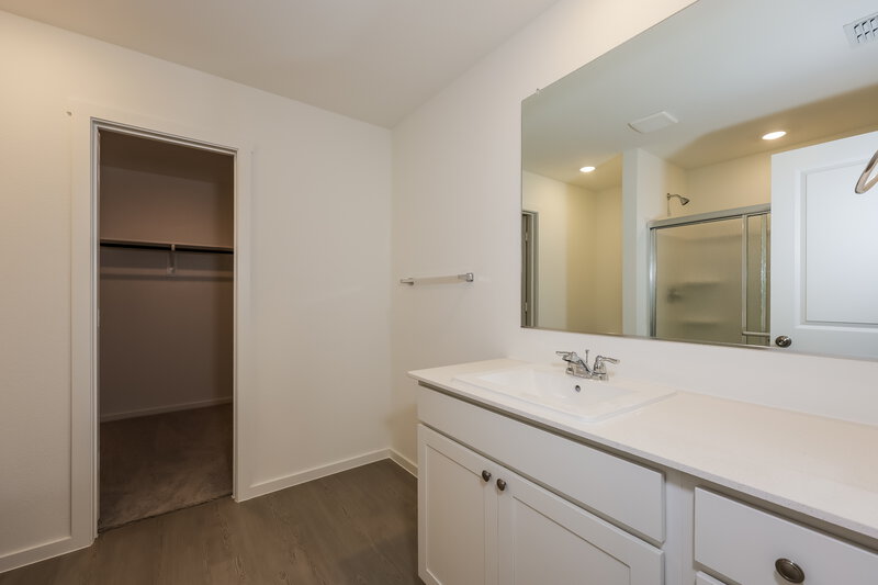 1,970/Mo, 2233 Crested Saguaro St Fort Worth, TX 76108 Main Bathroom View