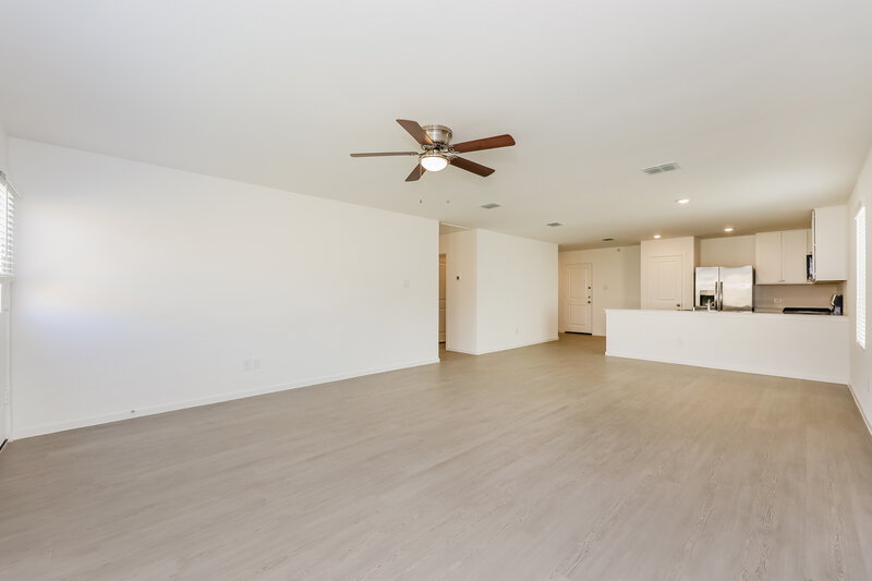 2,040/Mo, 2205 La Vista Ln Fort Worth, TX 76108 Living Room View 3