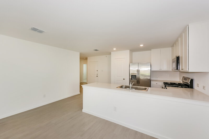 2,040/Mo, 2205 La Vista Ln Fort Worth, TX 76108 Kitchen View 2