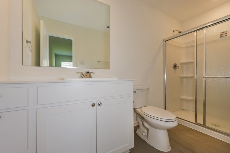 2,040/Mo, 2205 La Vista Ln Fort Worth, TX 76108 Main Bathroom View