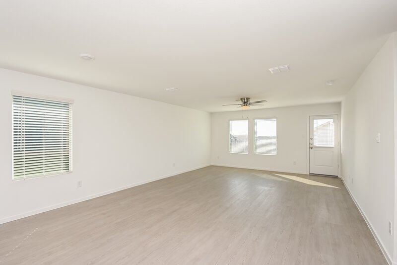 2,105/Mo, 10709 Revolver Dr Fort Worth, TX 76108 Living Room View 2