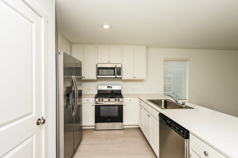 2,095/Mo, 2217 La Vista Ln Fort Worth, TX 76108 Kitchen View 2