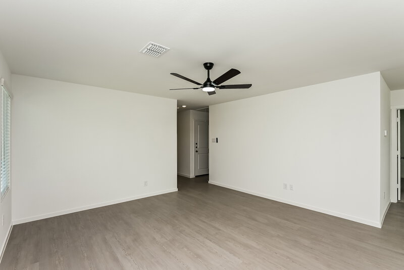 2,035/Mo, 10725 Revolver Dr Fort Worth, TX 76108 Living Room View