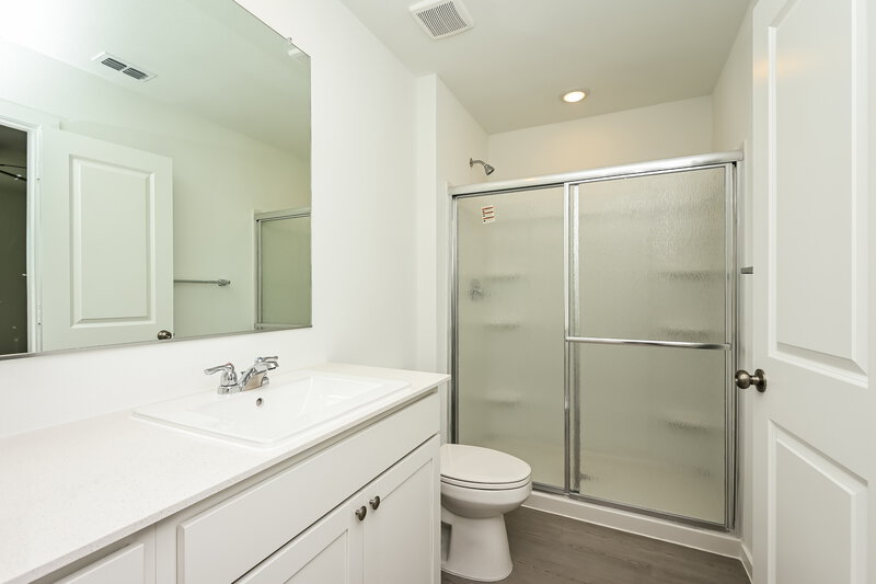 2,035/Mo, 10725 Revolver Dr Fort Worth, TX 76108 Main Bathroom View
