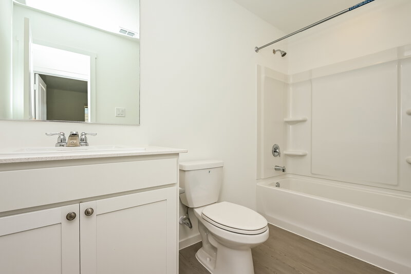 2,035/Mo, 10725 Revolver Dr Fort Worth, TX 76108 Bathroom View