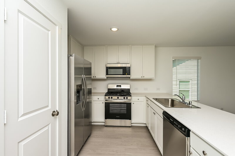 2,035/Mo, 10721 Revolver DR Fort Worth, TX 76108 Kitchen View 3