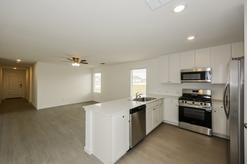 2,035/Mo, 10701 Revolver Dr Fort Worth, TX 76108 Kitchen View 3