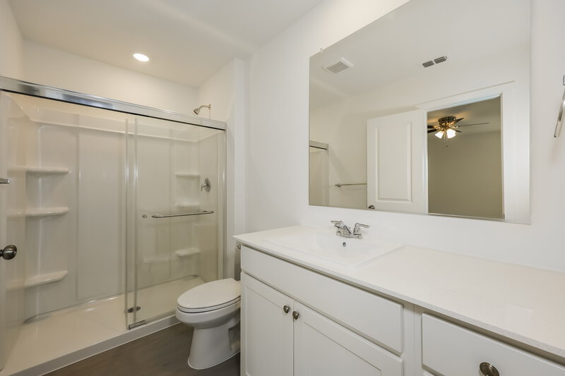 2,035/Mo, 10701 Revolver Dr Fort Worth, TX 76108 Main Bathroom View