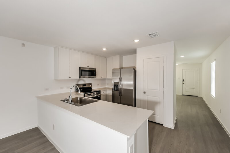 2,085/Mo, 1243 Maple St Wilmer, TX 75172 Kitchen View
