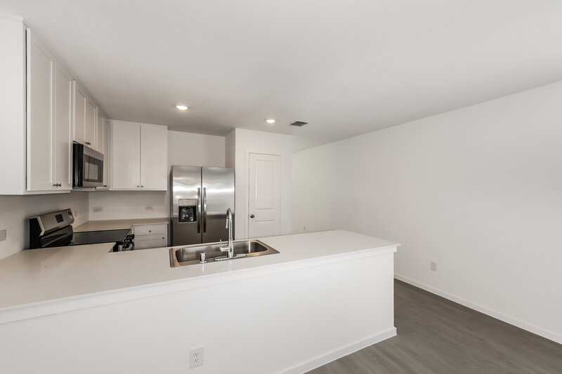 2,085/Mo, 1243 Maple St Wilmer, TX 75172 Kitchen View 2