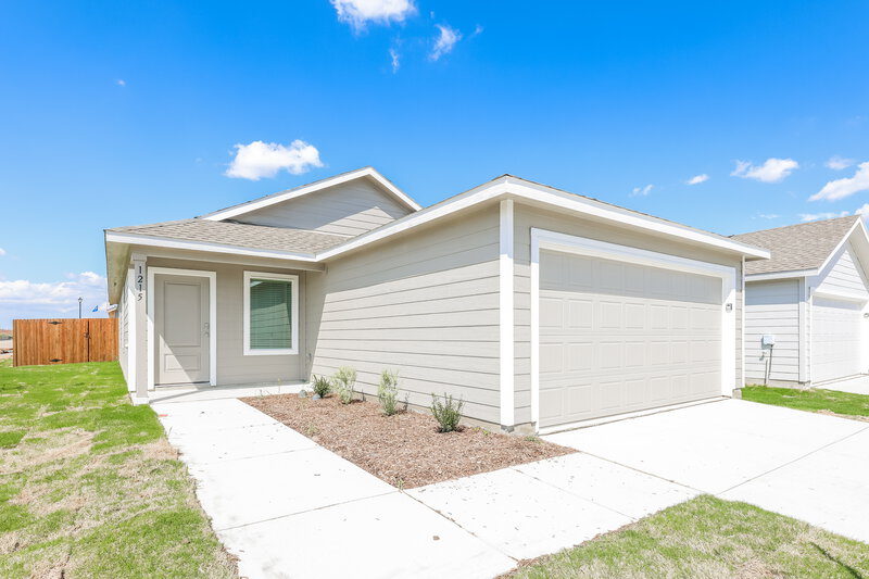 1,915/Mo, 1215 Maple St Wilmer, TX 75172 Front View