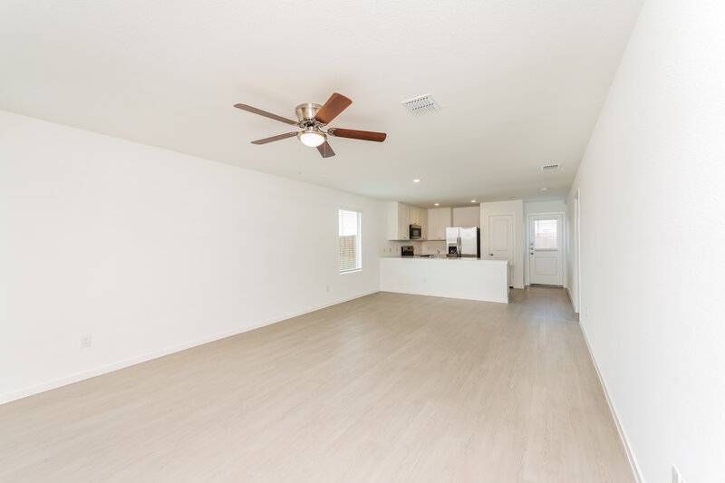 1,915/Mo, 1215 Maple St Wilmer, TX 75172 Living Room View