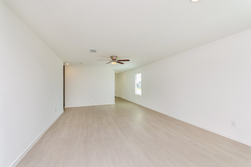 1,915/Mo, 1215 Maple St Wilmer, TX 75172 Living Room View 2