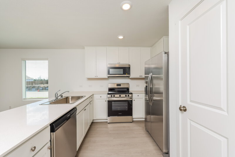 1,915/Mo, 1215 Maple St Wilmer, TX 75172 Kitchen View