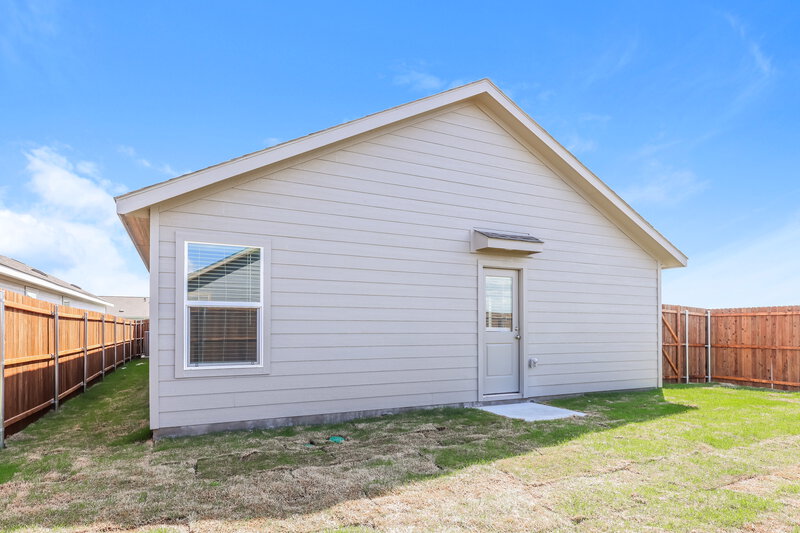1,915/Mo, 1215 Maple St Wilmer, TX 75172 Rear View