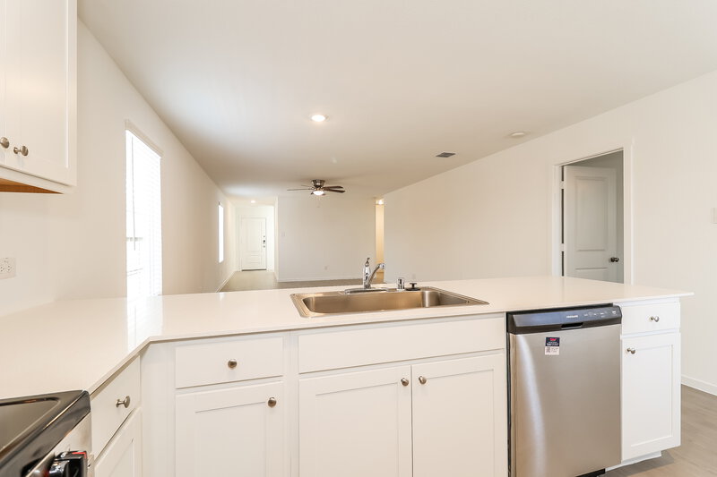 1,875/Mo, 1247 Maple St Wilmer, TX 75172 Kitchen View 3