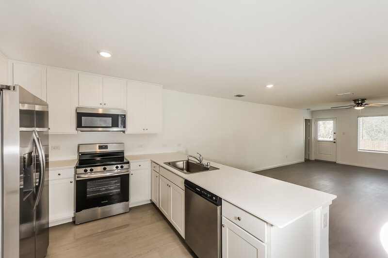 2,025/Mo, 110 Willow Way Wilmer, TX 75172 Kitchen View