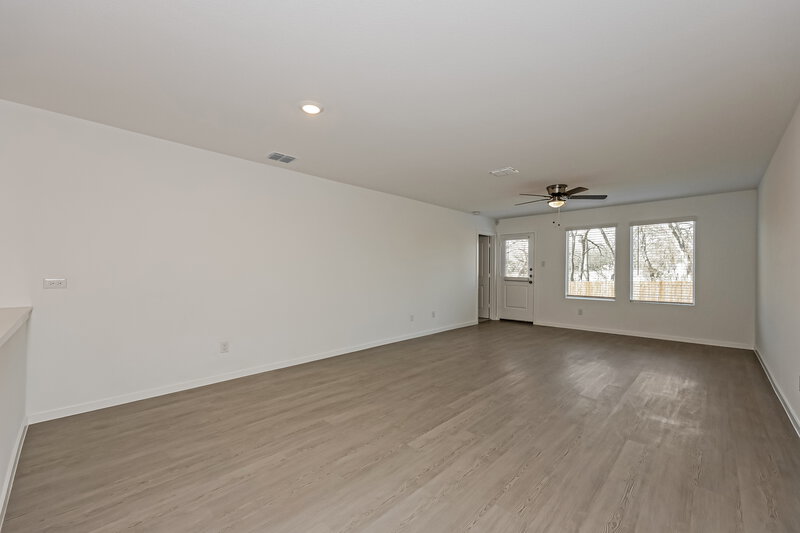 1,975/Mo, 122 Willow Way Wilmer, TX 75172 Living Room View