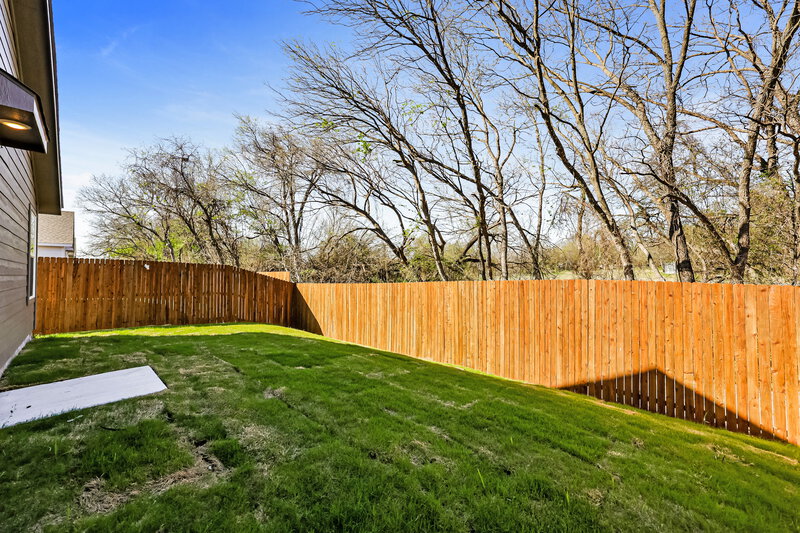 1,975/Mo, 122 Willow Way Wilmer, TX 75172 Rear View