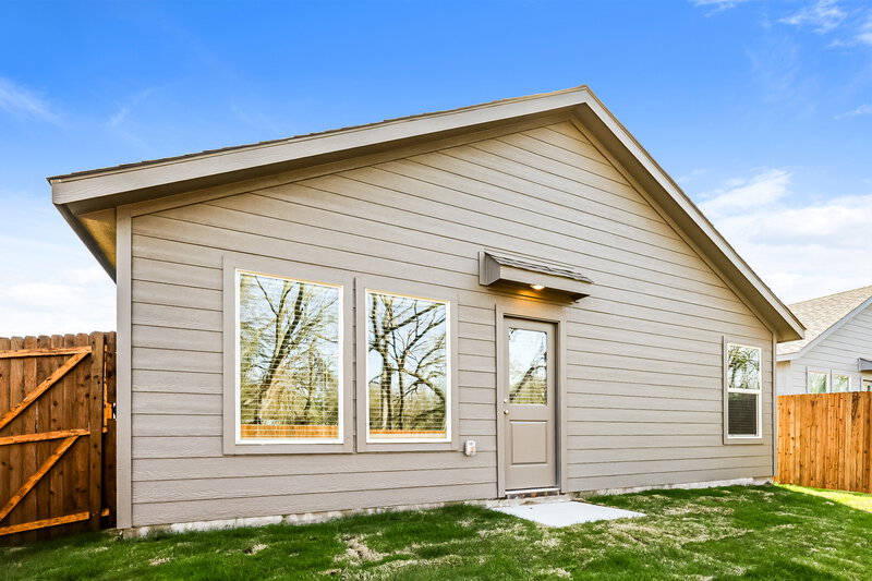 1,975/Mo, 122 Willow Way Wilmer, TX 75172 Rear View 2