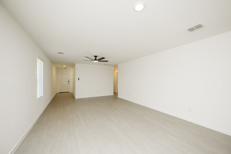1,880/Mo, 1227 Maple St Wilmer, TX 75172 Living Room View
