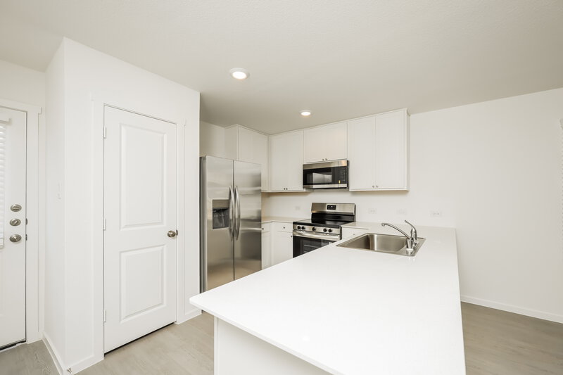 1,880/Mo, 1227 Maple St Wilmer, TX 75172 Kitchen View 2