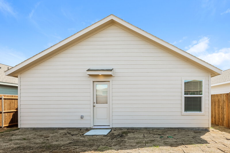 1,880/Mo, 1227 Maple St Wilmer, TX 75172 Rear View