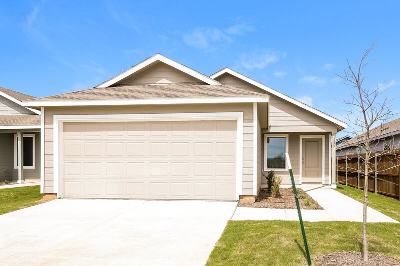 1,875/Mo, 1255 Maple St Wilmer, TX 75172 External View