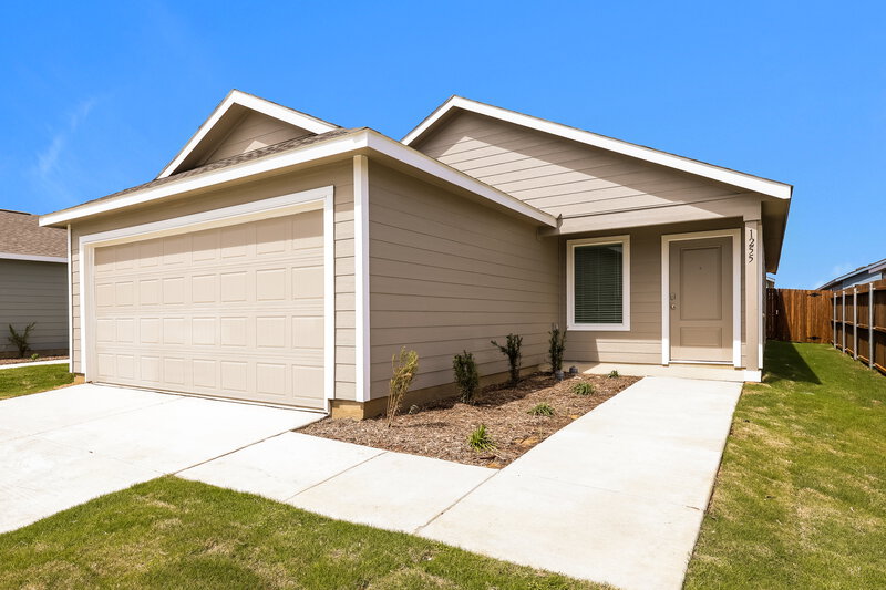 1,875/Mo, 1255 Maple St Wilmer, TX 75172 Front View