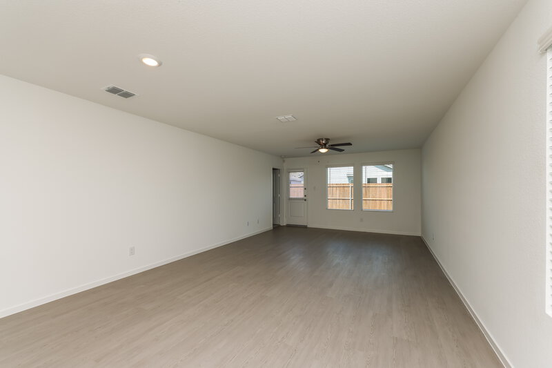 1,875/Mo, 1255 Maple St Wilmer, TX 75172 Living Room View