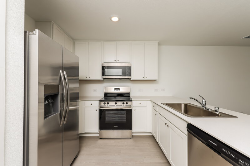 1,875/Mo, 1255 Maple St Wilmer, TX 75172 Kitchen View 2