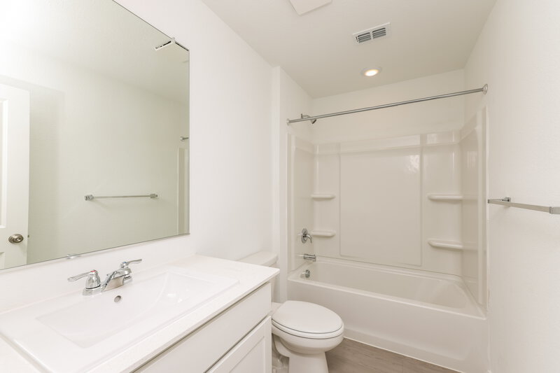 1,875/Mo, 1255 Maple St Wilmer, TX 75172 Bathroom View