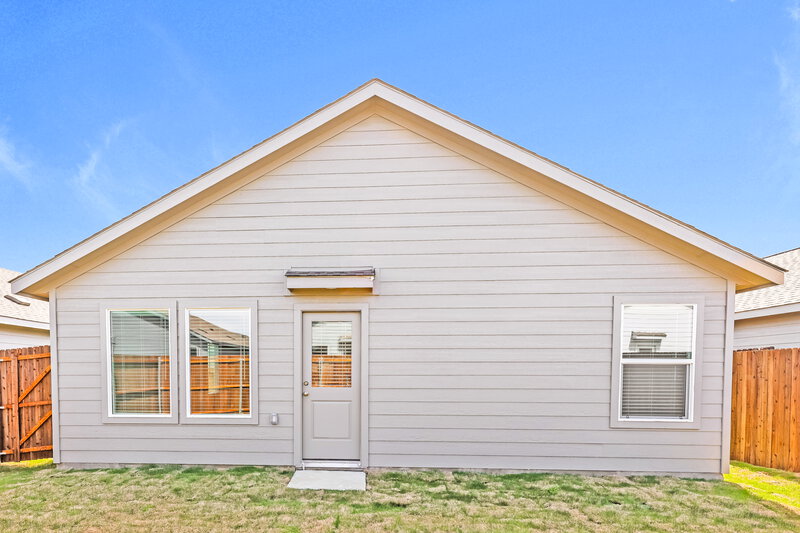 1,875/Mo, 1255 Maple St Wilmer, TX 75172 Rear View