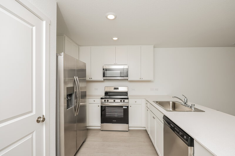 1,975/Mo, 1223 Maple St Wilmer, TX 75172 Kitchen View