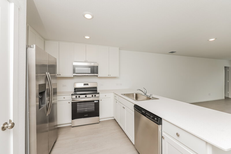 1,975/Mo, 1223 Maple St Wilmer, TX 75172 Kitchen View 3