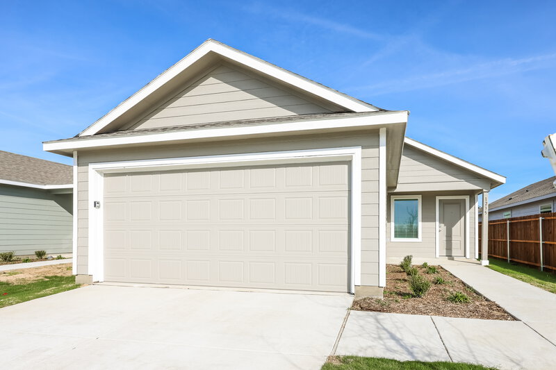 2,025/Mo, 1235 Maple St Wilmer, TX 75172 External View