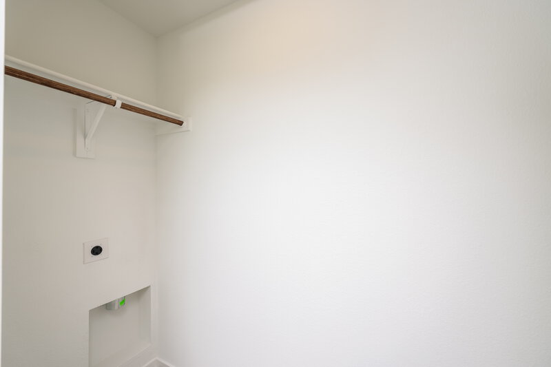 2,025/Mo, 1235 Maple St Wilmer, TX 75172 Laundry Room View