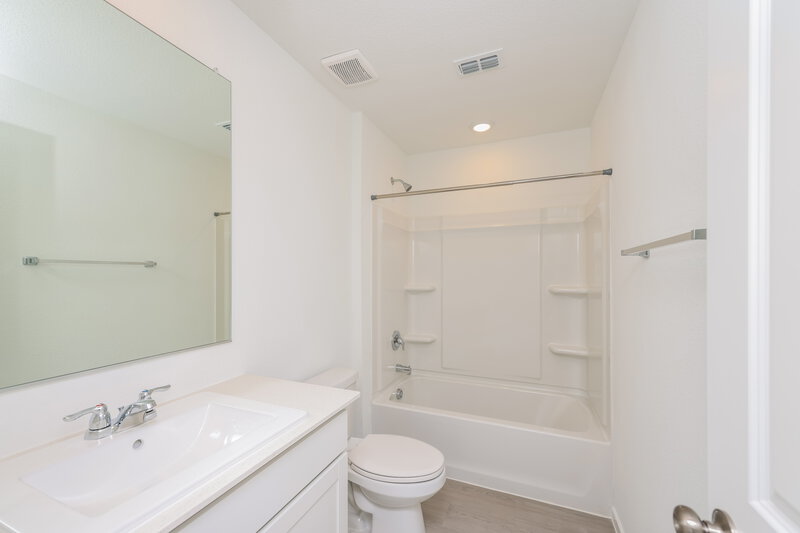 2,025/Mo, 1235 Maple St Wilmer, TX 75172 Bathroom View